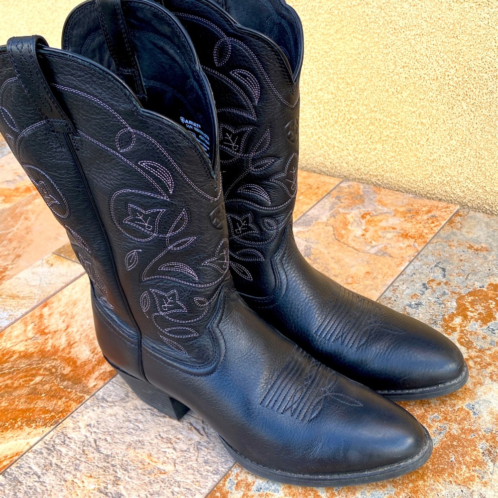 Ariat size 8.5 black boots